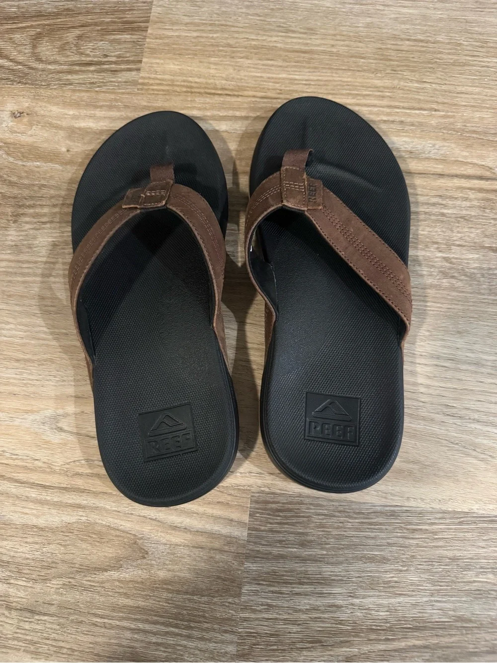 Reef Men's Brown and Black Casual Flip Flops